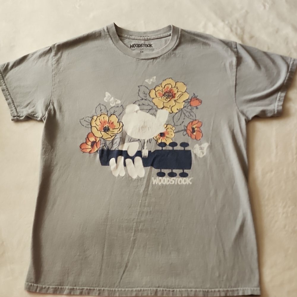 Woodstock Light Gray y Tshirt With Graphic Size Medium